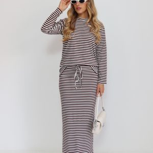 חליפת פסים חצאית ישרה בצבעים