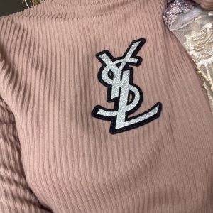 חולצת בייסיק סריג חצי גולף במבחר צבעים מידות 1-6