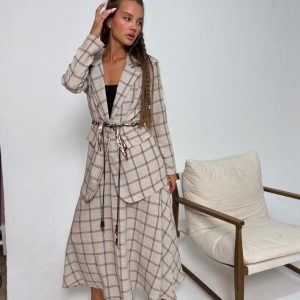 חליפת בלייזר מהודרת צבע בז'