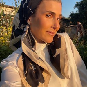 מרובעת משי דגם פרח בצבעים